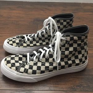 Sk8 Hi Decon Overwashed Vans